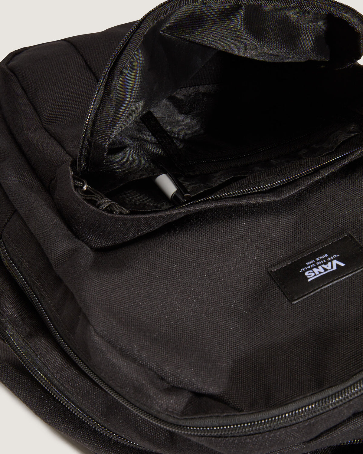 Mochila Old Skool Trek - 1; Mochila Old Skool Trek - 2; Mochila Old Skool Trek - 3; Mochila Old Skool Trek - 4; Mochila Old Skool Trek - 5; Mochila Old Skool Trek - 6; Mochila Old Skool Trek - 7; Mochila Old Skool Trek - 8; Mochila Old Skool Trek - 9; Mochila Old Skool Trek - 10