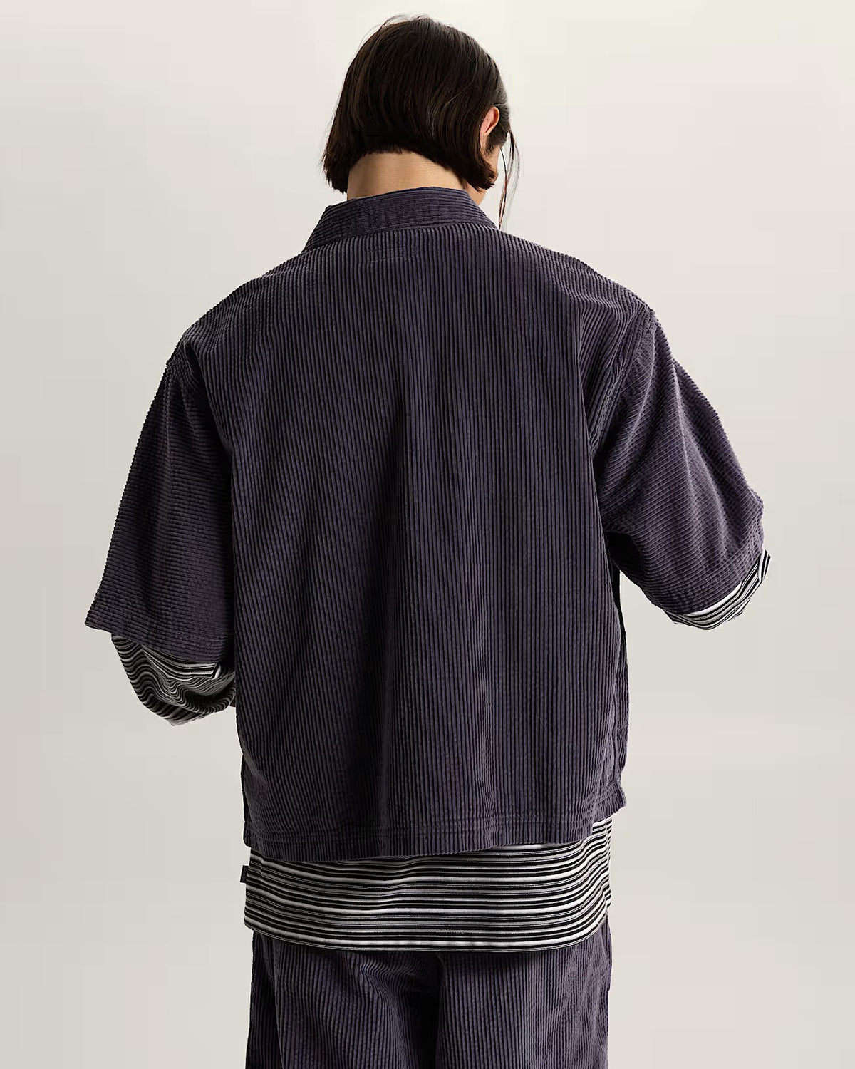 Camisa Manga Corta Cord Button Up - 1; Camisa Manga Corta Cord Button Up - 2; Camisa Manga Corta Cord Button Up - 3; Camisa Manga Corta Cord Button Up - 4; Camisa Manga Corta Cord Button Up - 5; Camisa Manga Corta Cord Button Up - 6; Camisa Manga Corta Cord Button Up - 7; Camisa Manga Corta Cord Button Up - 8; Camisa Manga Corta Cord Button Up - 9; Camisa Manga Corta Cord Button Up - 10
