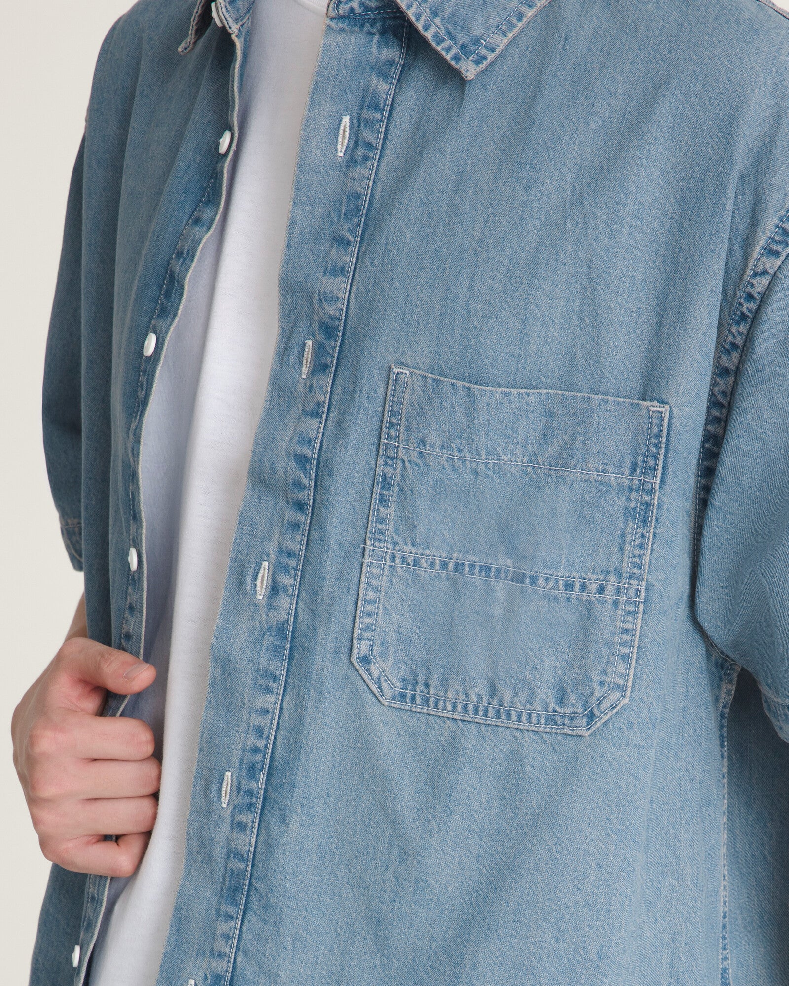 Camisa Manga Corta Cyrus Straight Hem Denim - 1; Camisa Manga Corta Cyrus Straight Hem Denim - 2; Camisa Manga Corta Cyrus Straight Hem Denim - 3; Camisa Manga Corta Cyrus Straight Hem Denim - 4; Camisa Manga Corta Cyrus Straight Hem Denim - 5; Camisa Manga Corta Cyrus Straight Hem Denim - 6; Camisa Manga Corta Cyrus Straight Hem Denim - 7; Camisa Manga Corta Cyrus Straight Hem Denim - 8; Camisa Manga Corta Cyrus Straight Hem Denim - 9; Camisa Manga Corta Cyrus Straight Hem Denim - 10