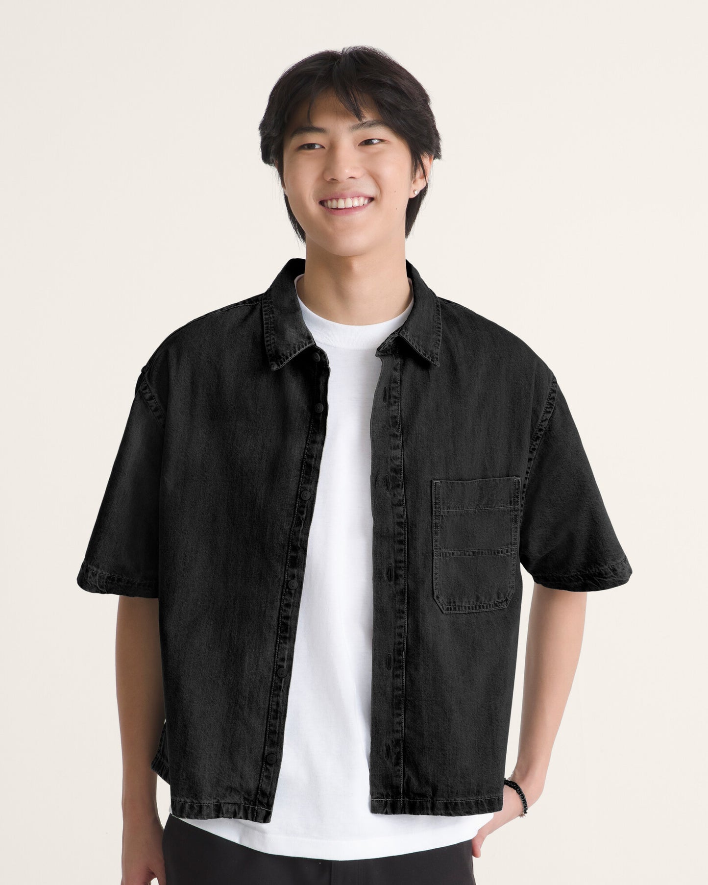 Camisa Manga Corta Cyrus Straight Hem Denim - 1; Camisa Manga Corta Cyrus Straight Hem Denim - 2; Camisa Manga Corta Cyrus Straight Hem Denim - 3; Camisa Manga Corta Cyrus Straight Hem Denim - 4; Camisa Manga Corta Cyrus Straight Hem Denim - 5; Camisa Manga Corta Cyrus Straight Hem Denim - 6; Camisa Manga Corta Cyrus Straight Hem Denim - 7; Camisa Manga Corta Cyrus Straight Hem Denim - 8; Camisa Manga Corta Cyrus Straight Hem Denim - 9; Camisa Manga Corta Cyrus Straight Hem Denim - 10