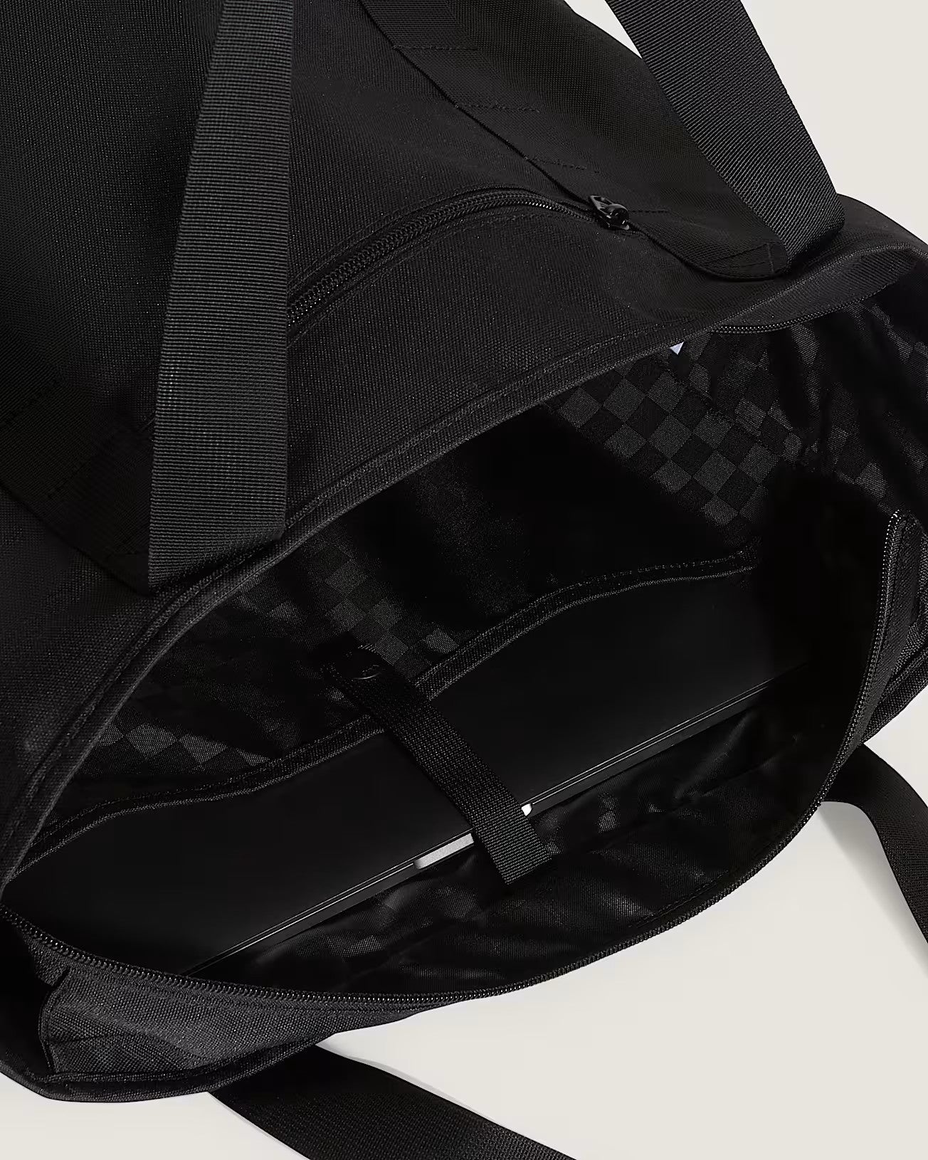 Bolso Pergs 2.0 Commuter Tote - 1; Bolso Pergs 2.0 Commuter Tote - 2; Bolso Pergs 2.0 Commuter Tote - 3; Bolso Pergs 2.0 Commuter Tote - 4; Bolso Pergs 2.0 Commuter Tote - 5; Bolso Pergs 2.0 Commuter Tote - 6; Bolso Pergs 2.0 Commuter Tote - 7; Bolso Pergs 2.0 Commuter Tote - 8; Bolso Pergs 2.0 Commuter Tote - 9; Bolso Pergs 2.0 Commuter Tote - 10