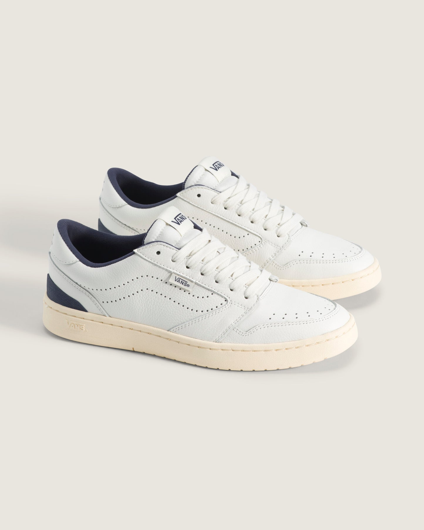 Zapatillas Court Low - 1; Zapatillas Court Low - 2; Zapatillas Court Low - 3; Zapatillas Court Low - 4; Zapatillas Court Low - 5; Zapatillas Court Low - 6; Zapatillas Court Low - 7; Zapatillas Court Low - 8; Zapatillas Court Low - 9; Zapatillas Court Low - 10