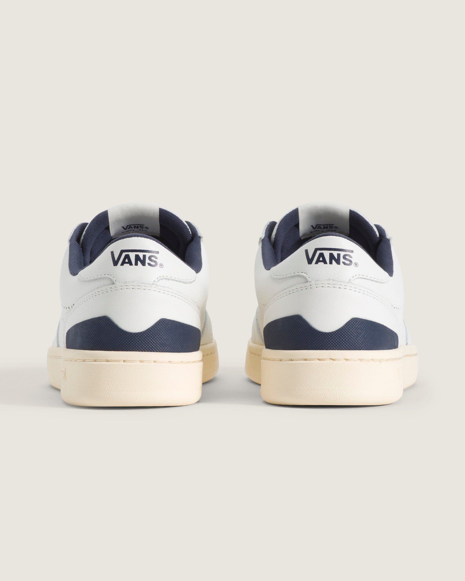 Zapatillas Court Low - 1; Zapatillas Court Low - 2; Zapatillas Court Low - 3; Zapatillas Court Low - 4; Zapatillas Court Low - 5; Zapatillas Court Low - 6; Zapatillas Court Low - 7; Zapatillas Court Low - 8; Zapatillas Court Low - 9; Zapatillas Court Low - 10