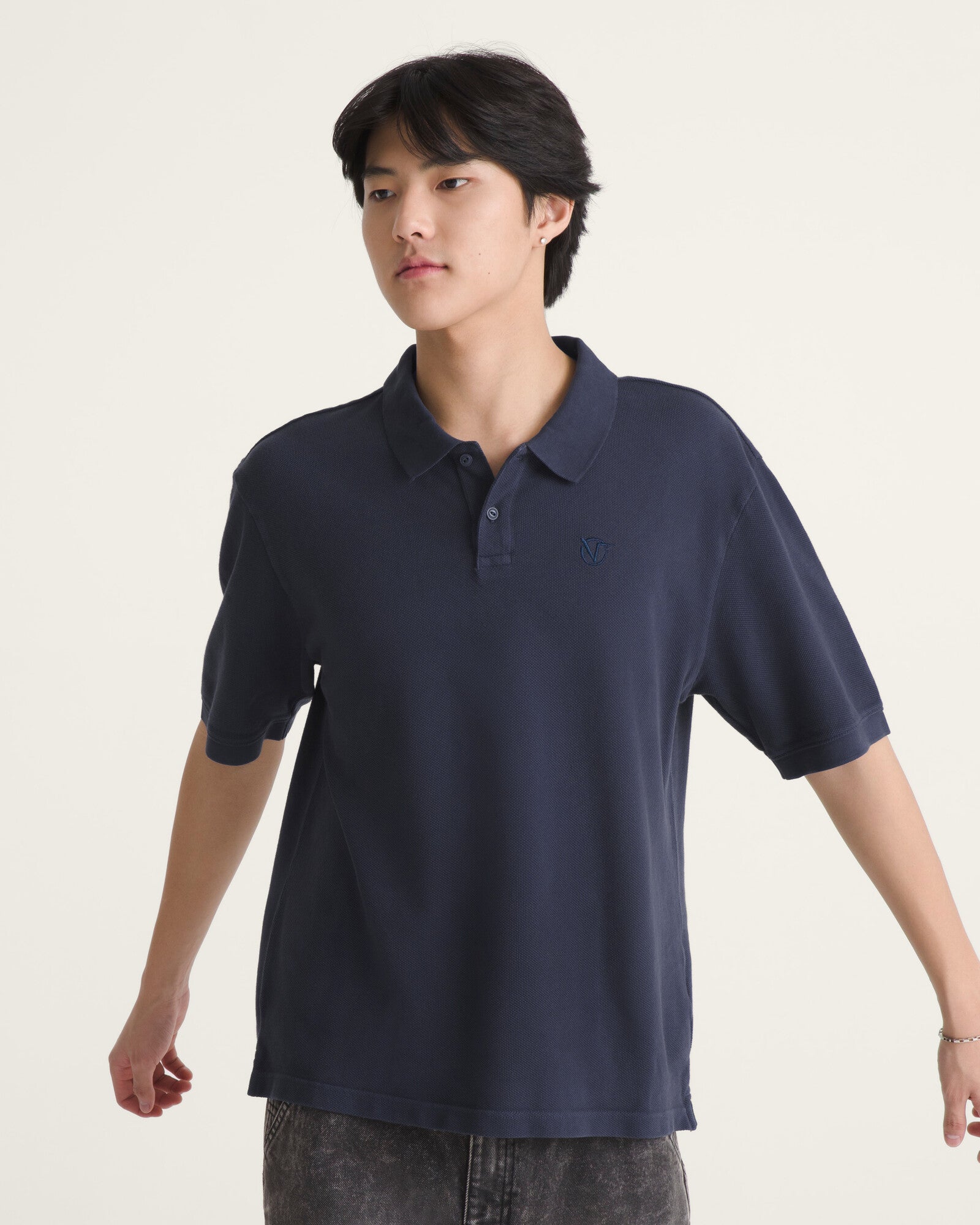 Polo Manga Corta Vans X Rowan Z Washed Polo - 1; Polo Manga Corta Vans X Rowan Z Washed Polo - 2; Polo Manga Corta Vans X Rowan Z Washed Polo - 3; Polo Manga Corta Vans X Rowan Z Washed Polo - 4; Polo Manga Corta Vans X Rowan Z Washed Polo - 5; Polo Manga Corta Vans X Rowan Z Washed Polo - 6; Polo Manga Corta Vans X Rowan Z Washed Polo - 7; Polo Manga Corta Vans X Rowan Z Washed Polo - 8; Polo Manga Corta Vans X Rowan Z Washed Polo - 9; Polo Manga Corta Vans X Rowan Z Washed Polo - 10