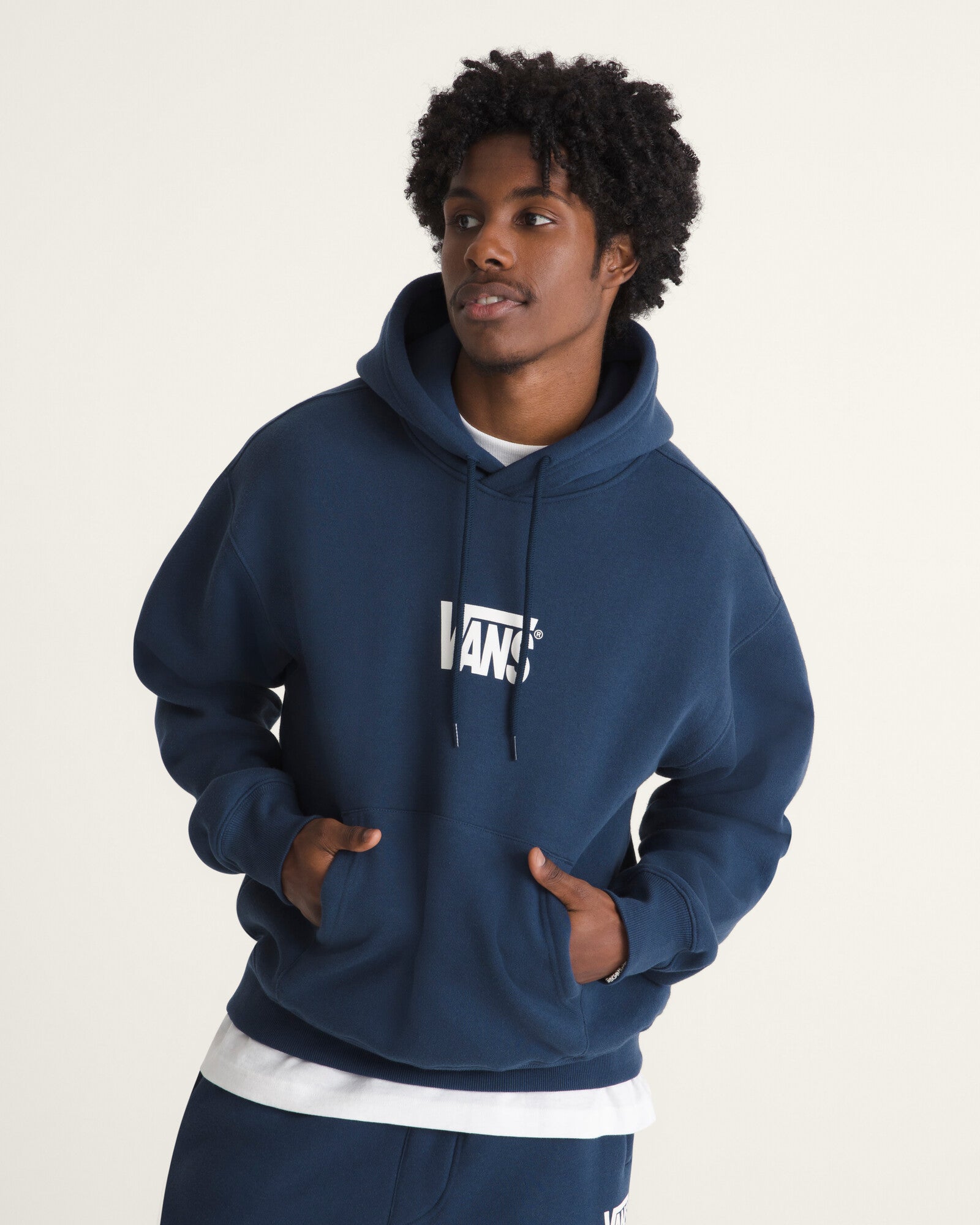 Polerón Stretch Logo Pullover - 1; Polerón Stretch Logo Pullover - 2; Polerón Stretch Logo Pullover - 3; Polerón Stretch Logo Pullover - 4; Polerón Stretch Logo Pullover - 5; Polerón Stretch Logo Pullover - 6; Polerón Stretch Logo Pullover - 7; Polerón Stretch Logo Pullover - 8; Polerón Stretch Logo Pullover - 9; Polerón Stretch Logo Pullover - 10