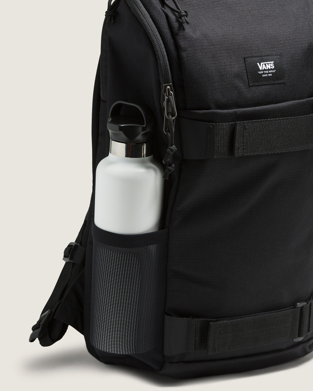 Mochila Obstacle Skatepack - 1; Mochila Obstacle Skatepack - 2; Mochila Obstacle Skatepack - 3; Mochila Obstacle Skatepack - 4; Mochila Obstacle Skatepack - 5; Mochila Obstacle Skatepack - 6; Mochila Obstacle Skatepack - 7; Mochila Obstacle Skatepack - 8; Mochila Obstacle Skatepack - 9; Mochila Obstacle Skatepack - 10